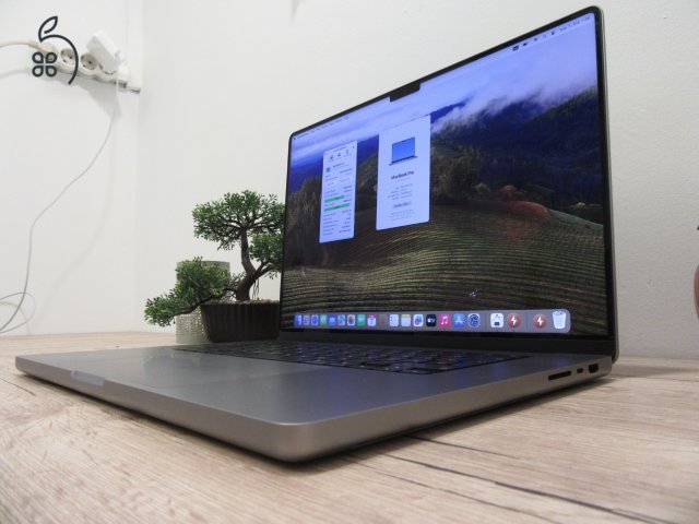 Apple Retina Macbook Pro 16 M1 Max - 2021 - Használt szép állapot