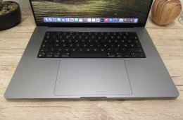 Apple Retina Macbook Pro 16 M1 Max - 2021 - Használt szép állapot