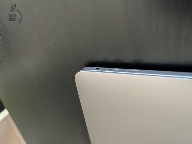 MacBook Pro 15 Touch Bar 2018, i7 2.6 GHz, 32 GB, AMD Radeon Pro 560X