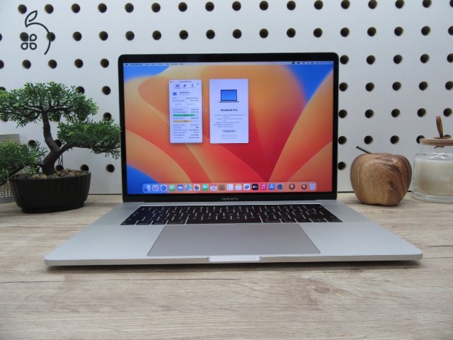 Apple Retina Macbook Pro 15 - 2017 - Használt, karcmentes