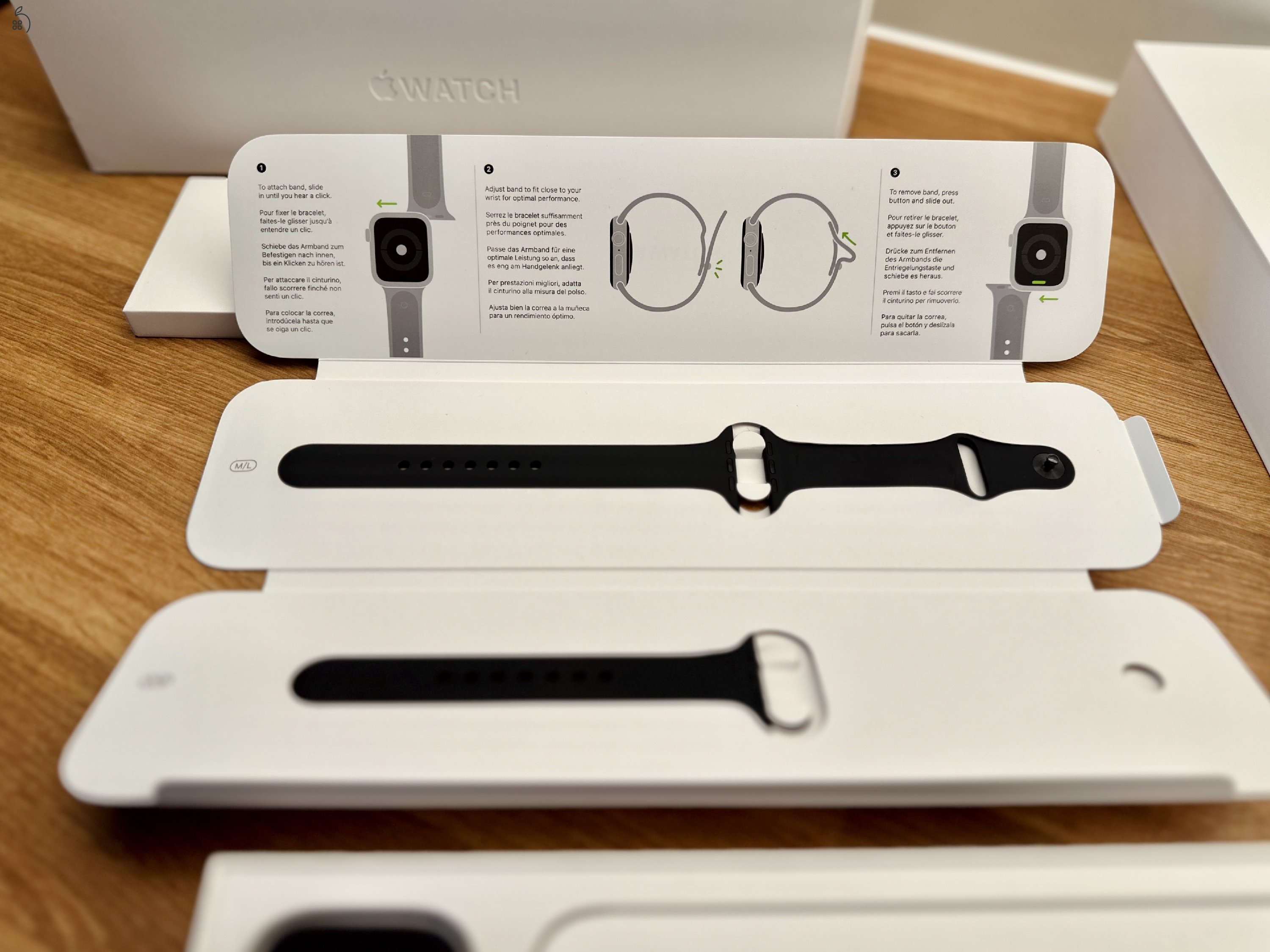 Apple Watch S5 44mm - végig tokban tartott, gyári bontatlan szíjjal