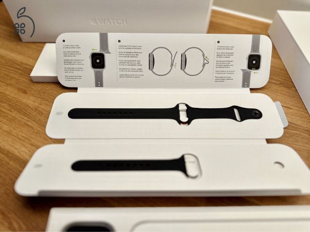 Apple Watch S5 44mm - végig tokban tartott, gyári bontatlan szíjjal