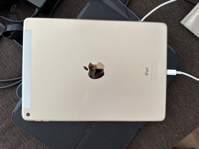  Eladó ipad Air 2th gen 9.7 Wifi +Cellular 64 GB Arany - MH172HC