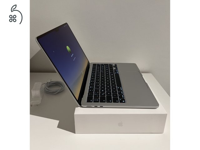 Macbook Air M2 Silver (8Gb / 256Gb) 100% Akku - 3év Gari