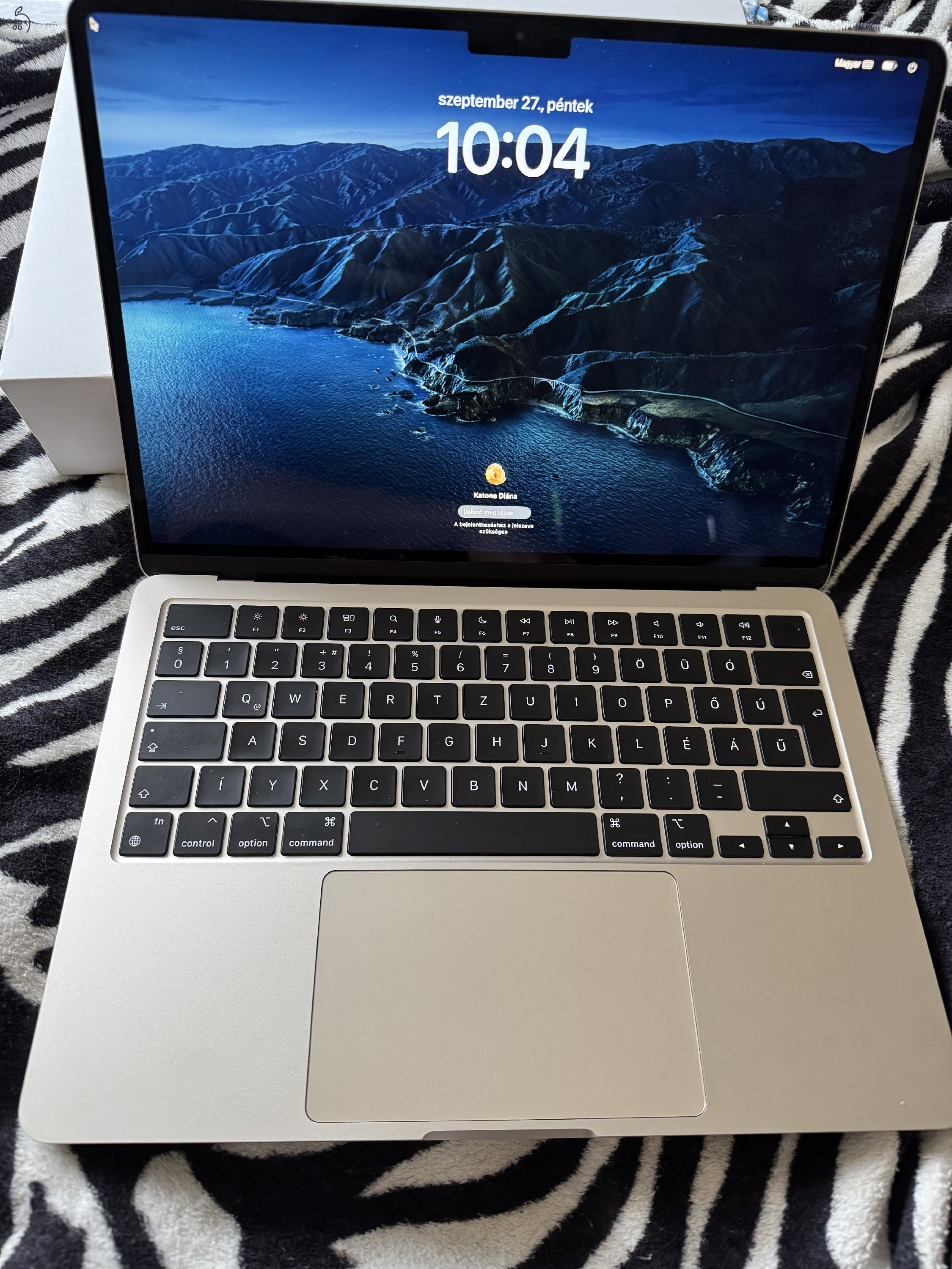 13 Macbook Air M2 Starlight