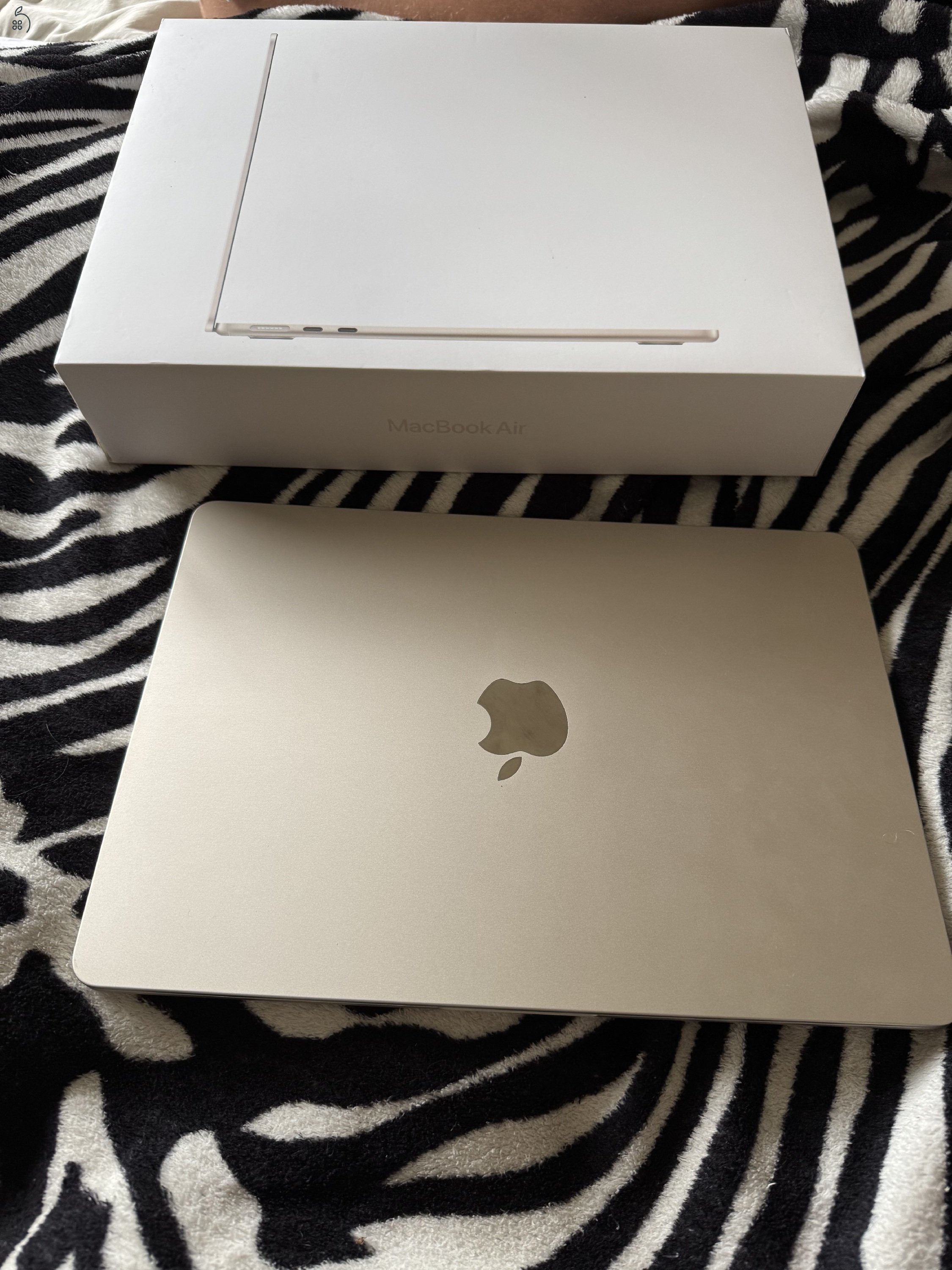 13 Macbook Air M2 Starlight