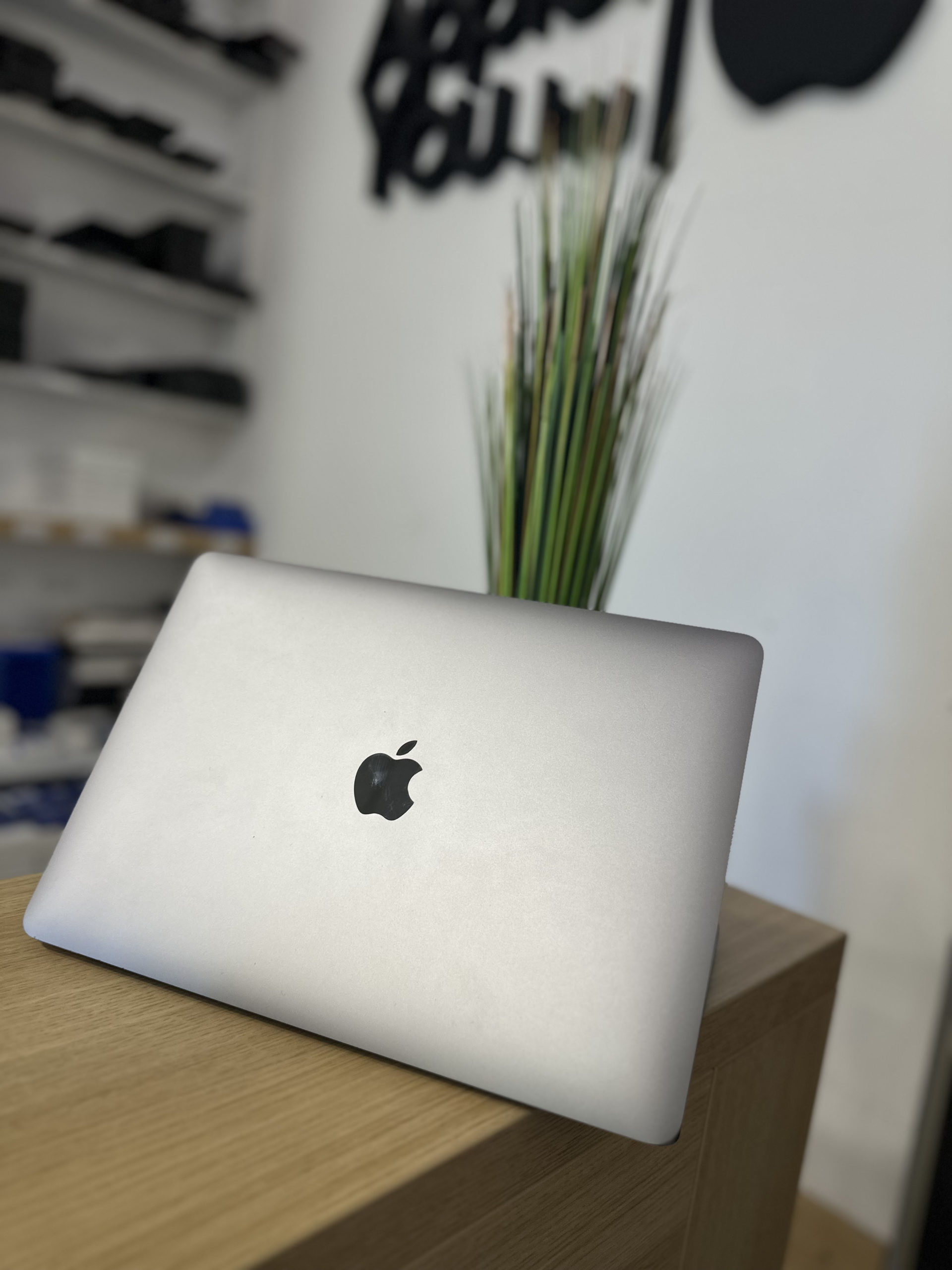 Apple MacBook Pro 13″ 2019 128GB TouchBar Spacegray Használt!