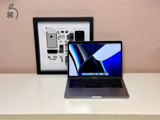 Apple Retina MacBook Pro 13 · 2018 · hibátlan állapot