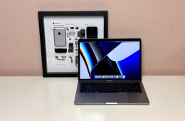 Apple Retina MacBook Pro 13 · 2018 · hibátlan állapot