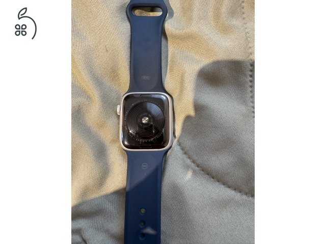 Apple Watch SE, 44mm, ezüst