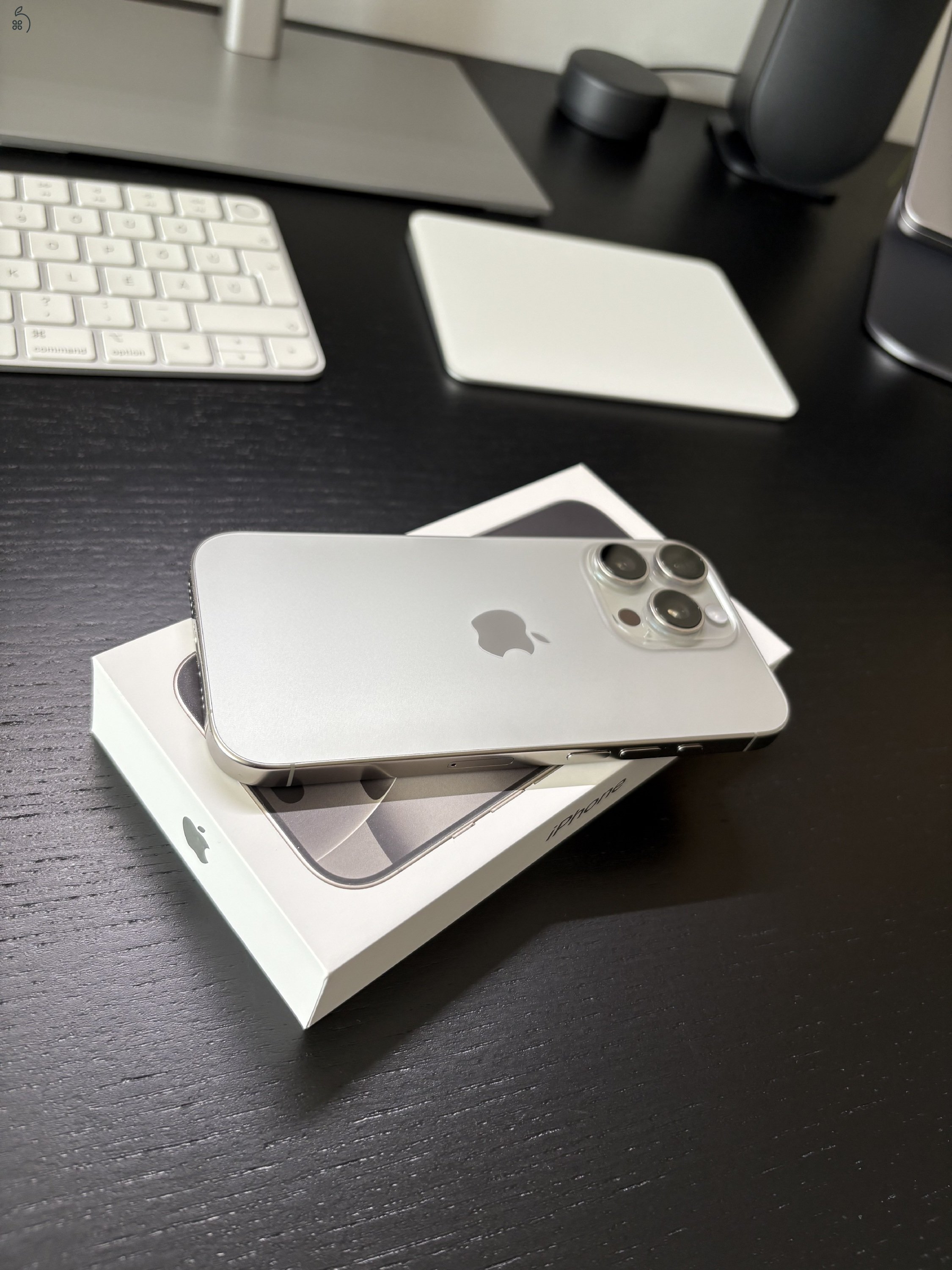 iPhone 16 Pro 256 GB Natúr Titán Új Csak kibontva volt