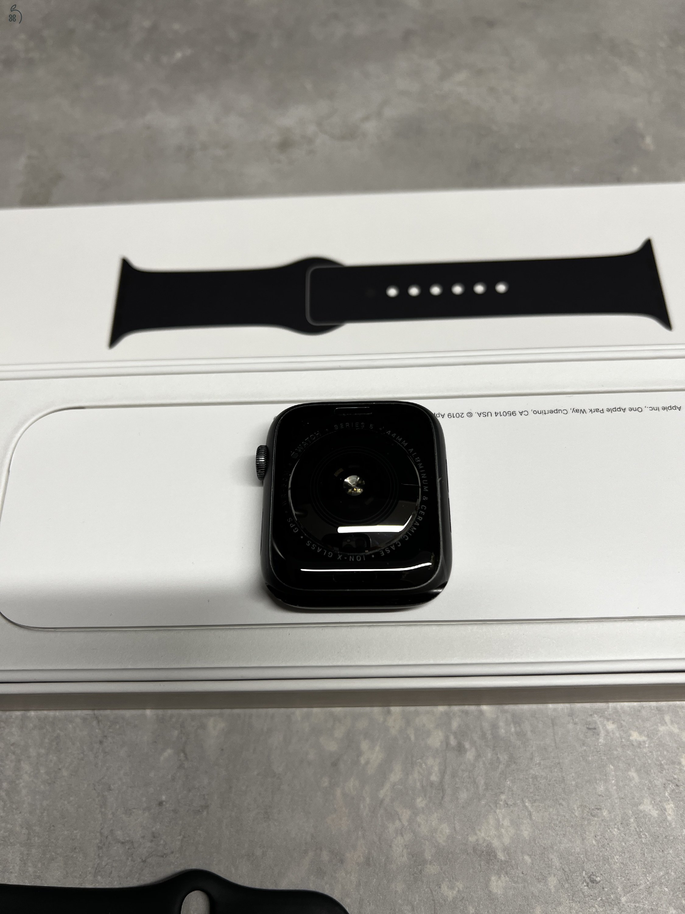 Eladó Apple Watch Series 5 44MM