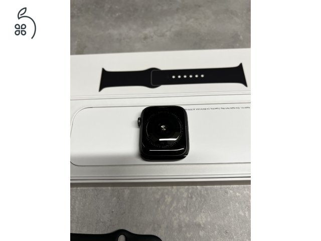 Eladó Apple Watch Series 5 44MM