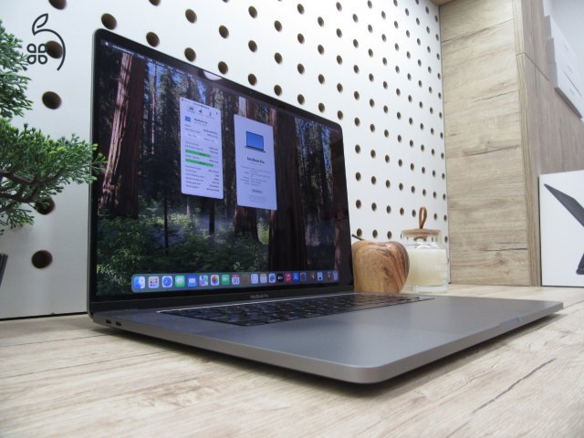 Apple Retina Macbook Pro 16 - 2019 - Használt, megkímélt