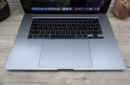 Apple Retina Macbook Pro 16 - 2019 - Használt, megkímélt