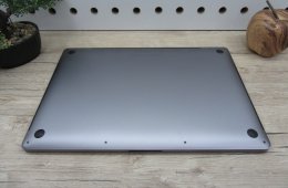 Apple Retina Macbook Pro 16 - 2019 - Használt, megkímélt