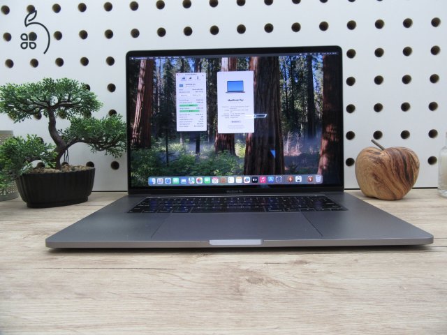 Apple Retina Macbook Pro 16 - 2019 - Használt, megkímélt