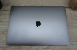 Apple Retina Macbook 16 - 2019 - Használt, karcmentes