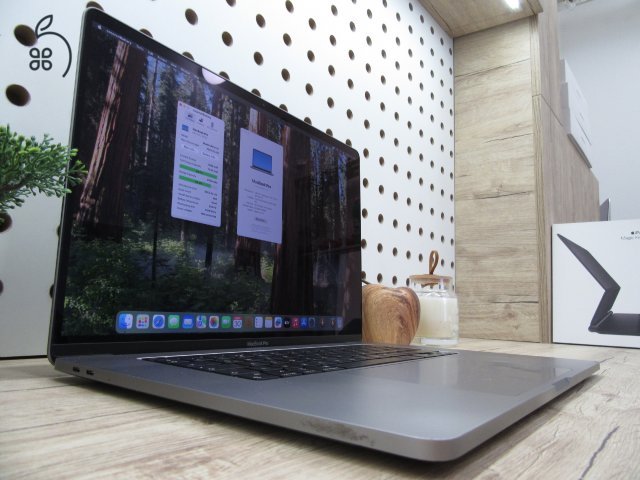 Apple Retina Macbook 16 - 2019 - Használt, karcmentes