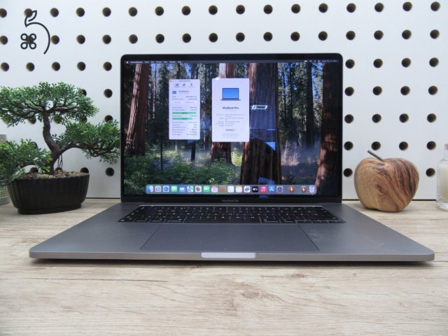 Apple Retina Macbook 16 - 2019 - Használt, karcmentes