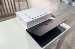 Hibátlan MacBook Air 2023 Midnight M2 13 256GB 1 ÉV Garanciával Számlával Aksi 100%