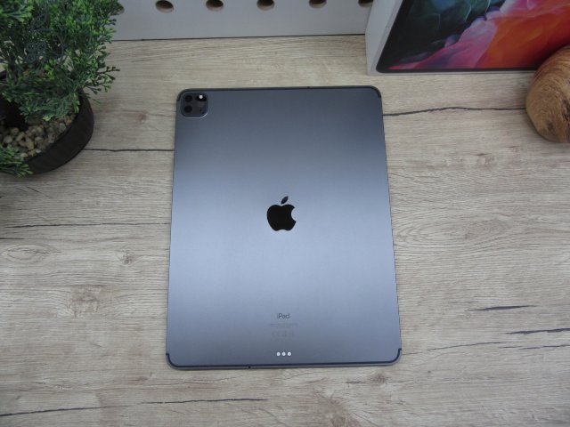 Apple iPad 12,9 4. gen - Használt, karcmentes