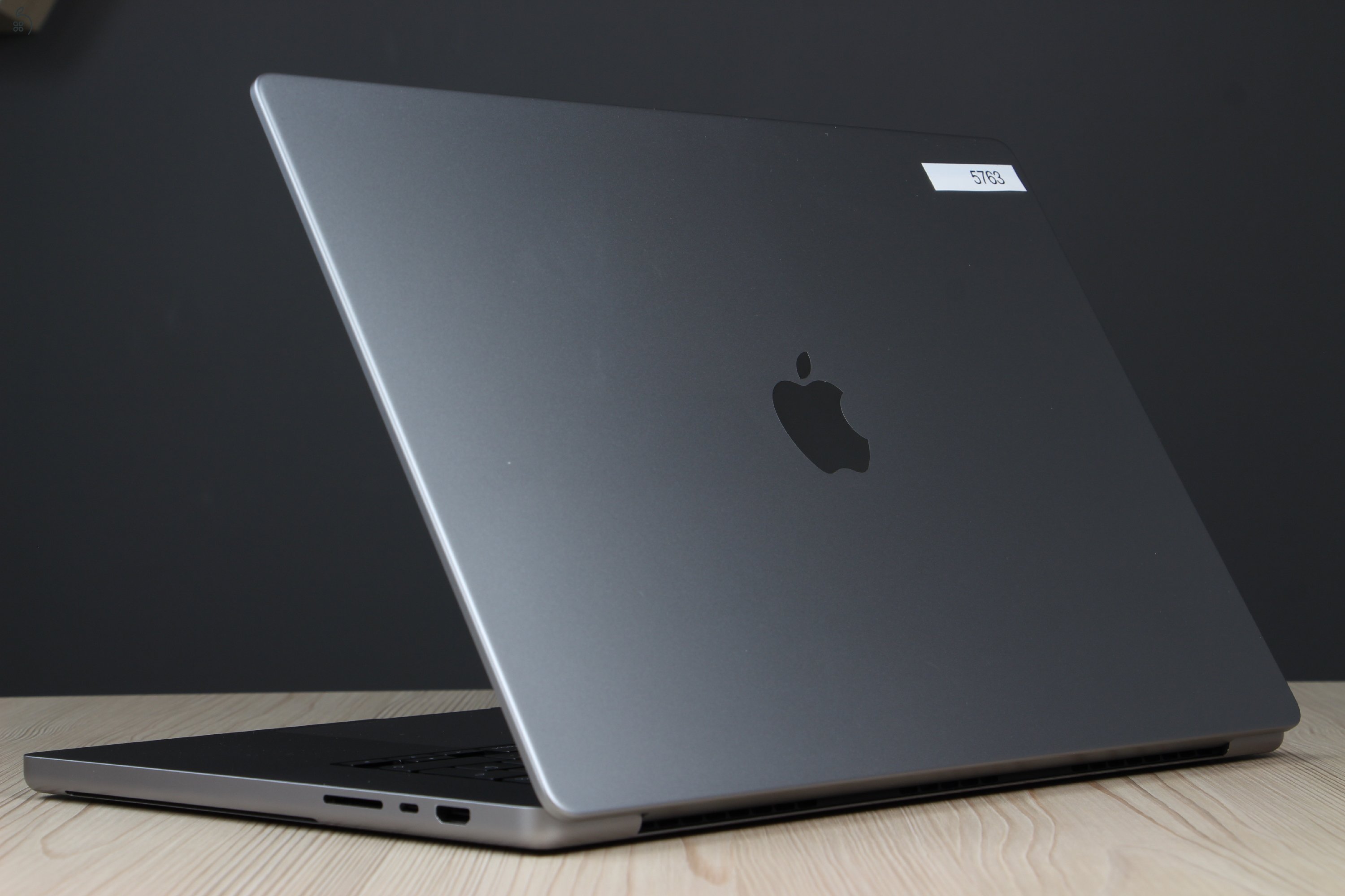 Apple Macbook Pro 16