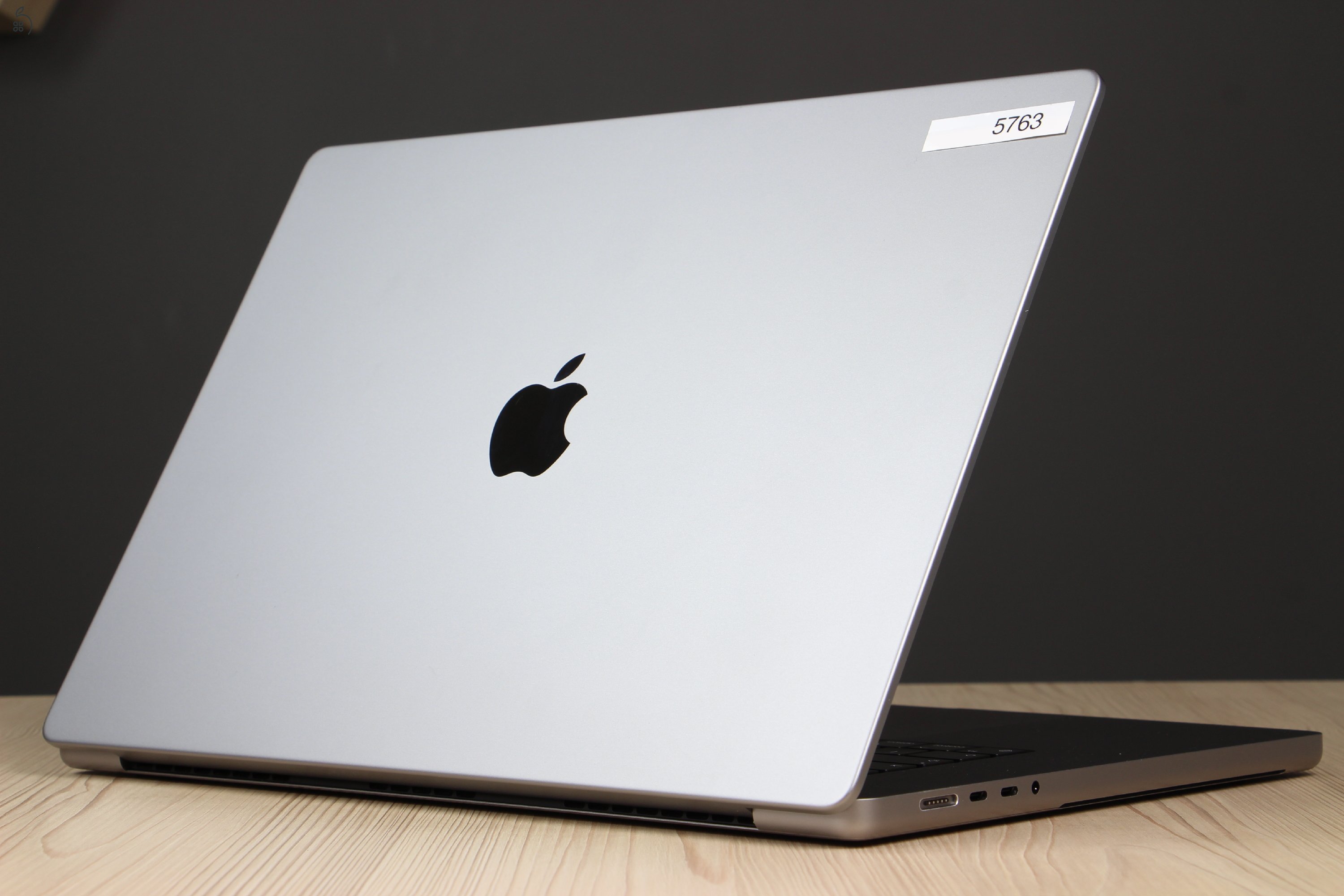 Apple Macbook Pro 16