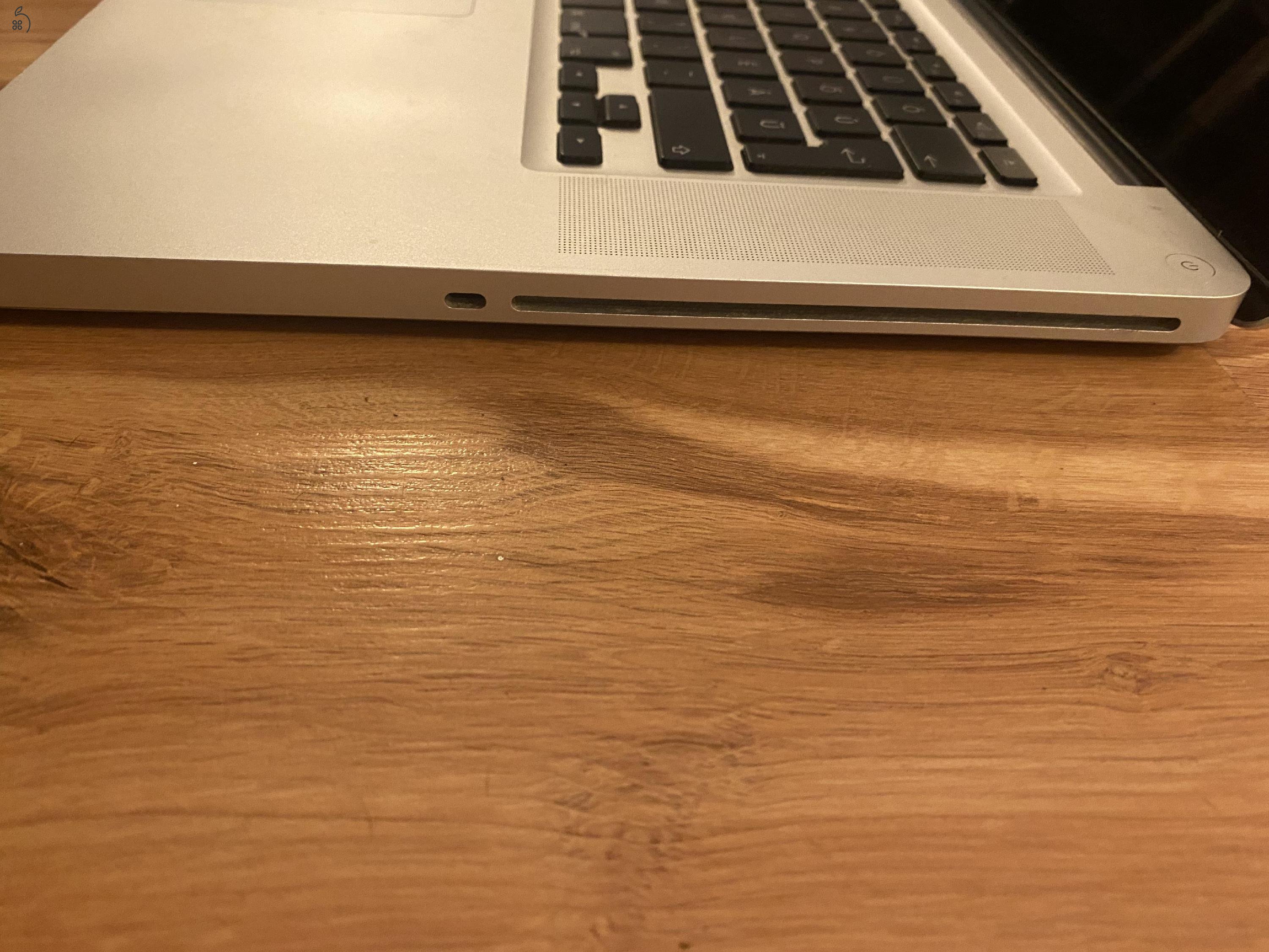 MacBook Pro i7 / 4core 