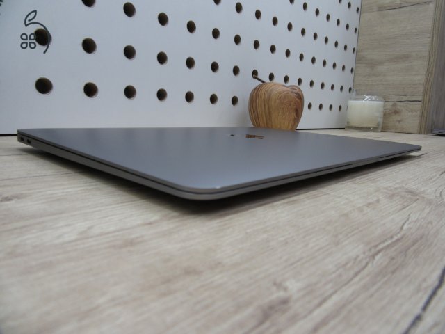  Apple Retina Macbook Air M1 - 2020 - Használt, karcmentes 