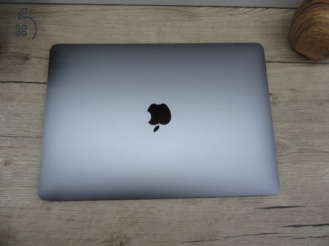  Apple Retina Macbook Air M1 - 2020 - Használt, karcmentes 