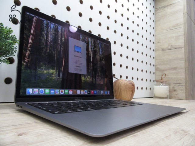  Apple Retina Macbook Air M1 - 2020 - Használt, megkímélt 