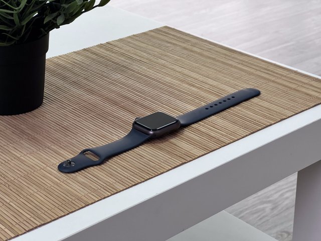 Hibátlan Apple Watch SE Space Gray 40MM 1 ÉV Garanciával Számlával