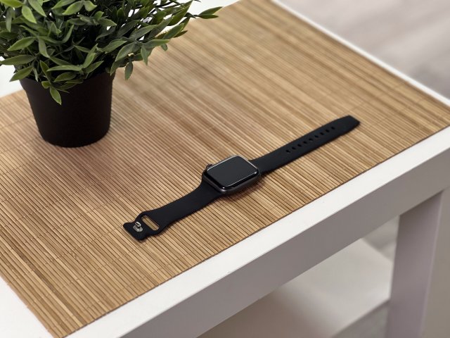 Hibátlan Apple Watch S6 Space Gray 44MM 1 ÉV Garanciával Számlával