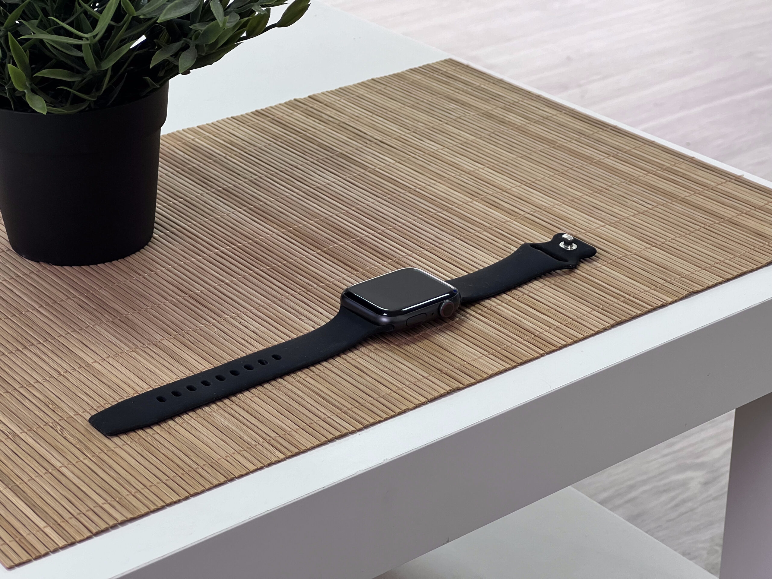 Hibátlan Apple Watch S6 Space Gray 44MM 1 ÉV Garanciával Számlával