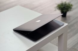 Hibátlan MacBook Air 2020 M1 13 256GB 1 ÉV Garanciával Számlával Aksi 99%