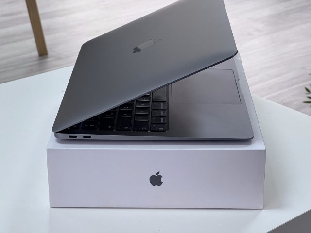 MacBook Air 2020 M1 13 256GB 1 ÉV Garanciával Számlával