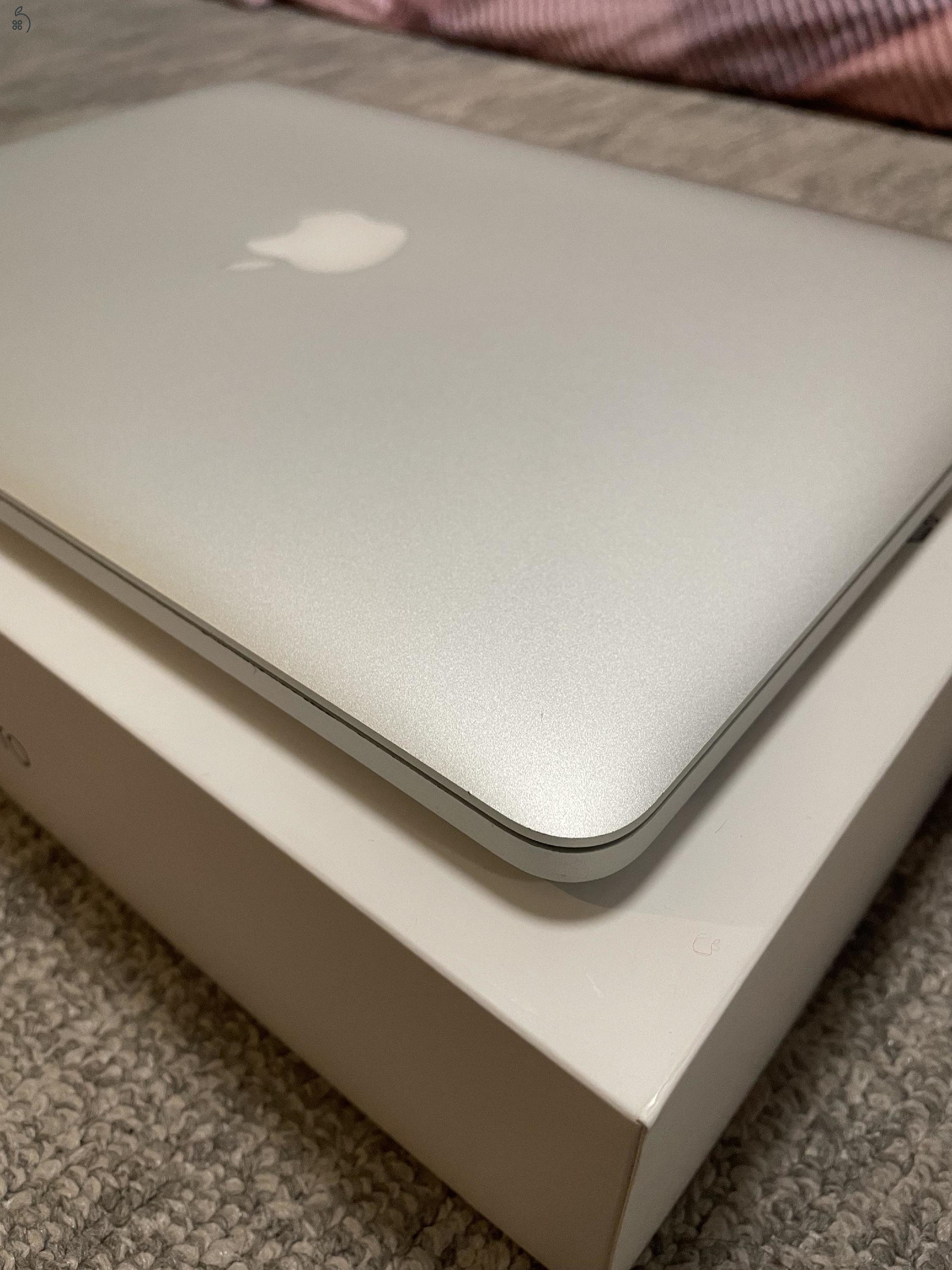 Macbook pro  8/256 GB