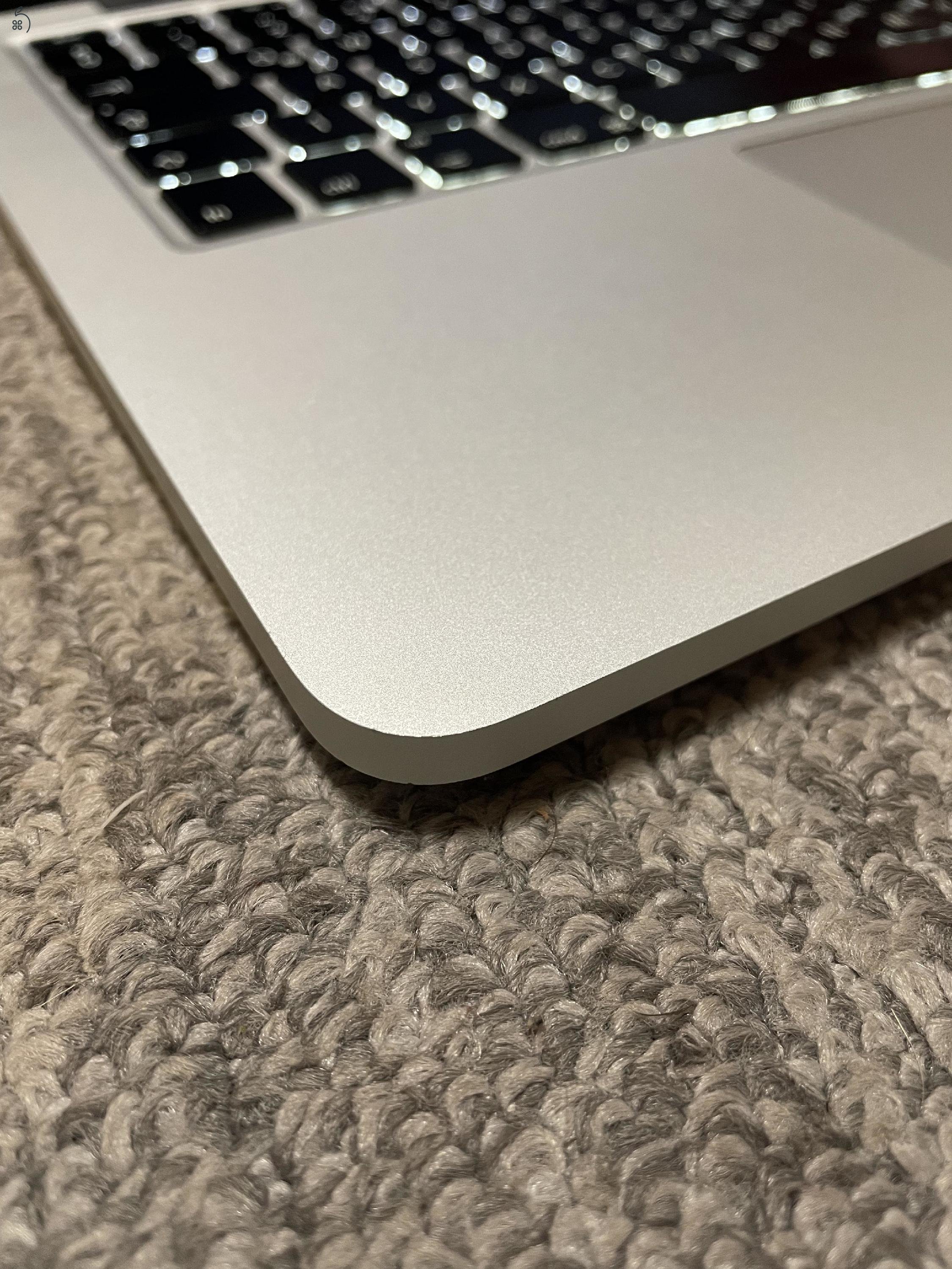 Macbook pro  8/256 GB