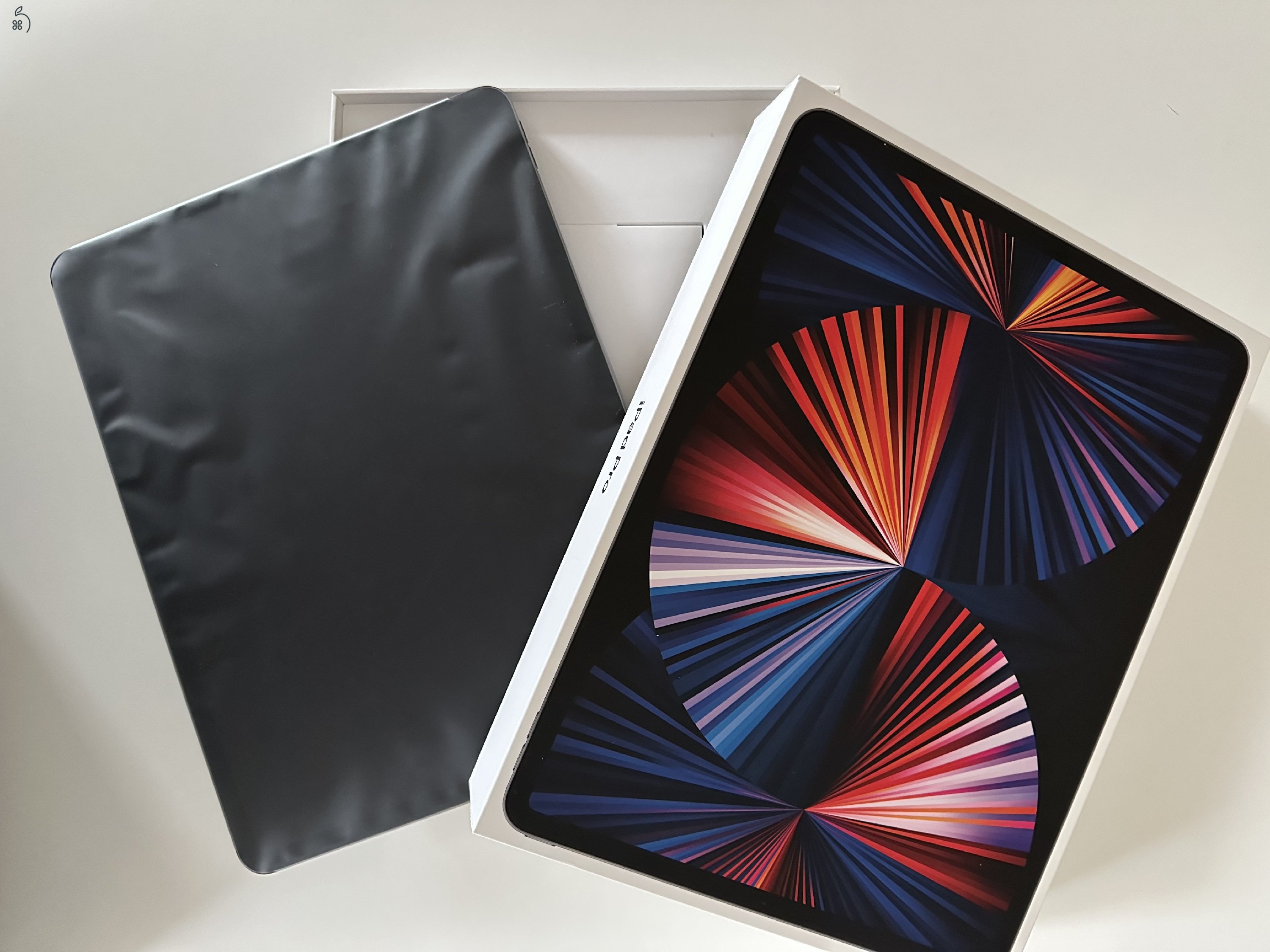 ÚJSZERŰ iPad Pro 12.9-inch M1 (5th Generation) Wi-Fi 512GB