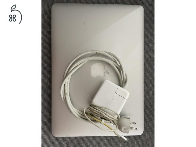 MacBook Air, keveset használt, ajándék tokkal 