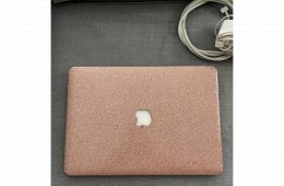 MacBook Air, keveset használt, ajándék tokkal 