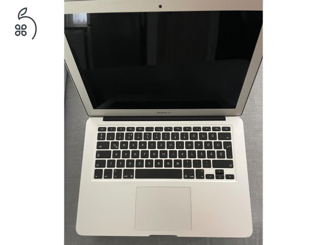 MacBook Air, keveset használt, ajándék tokkal 