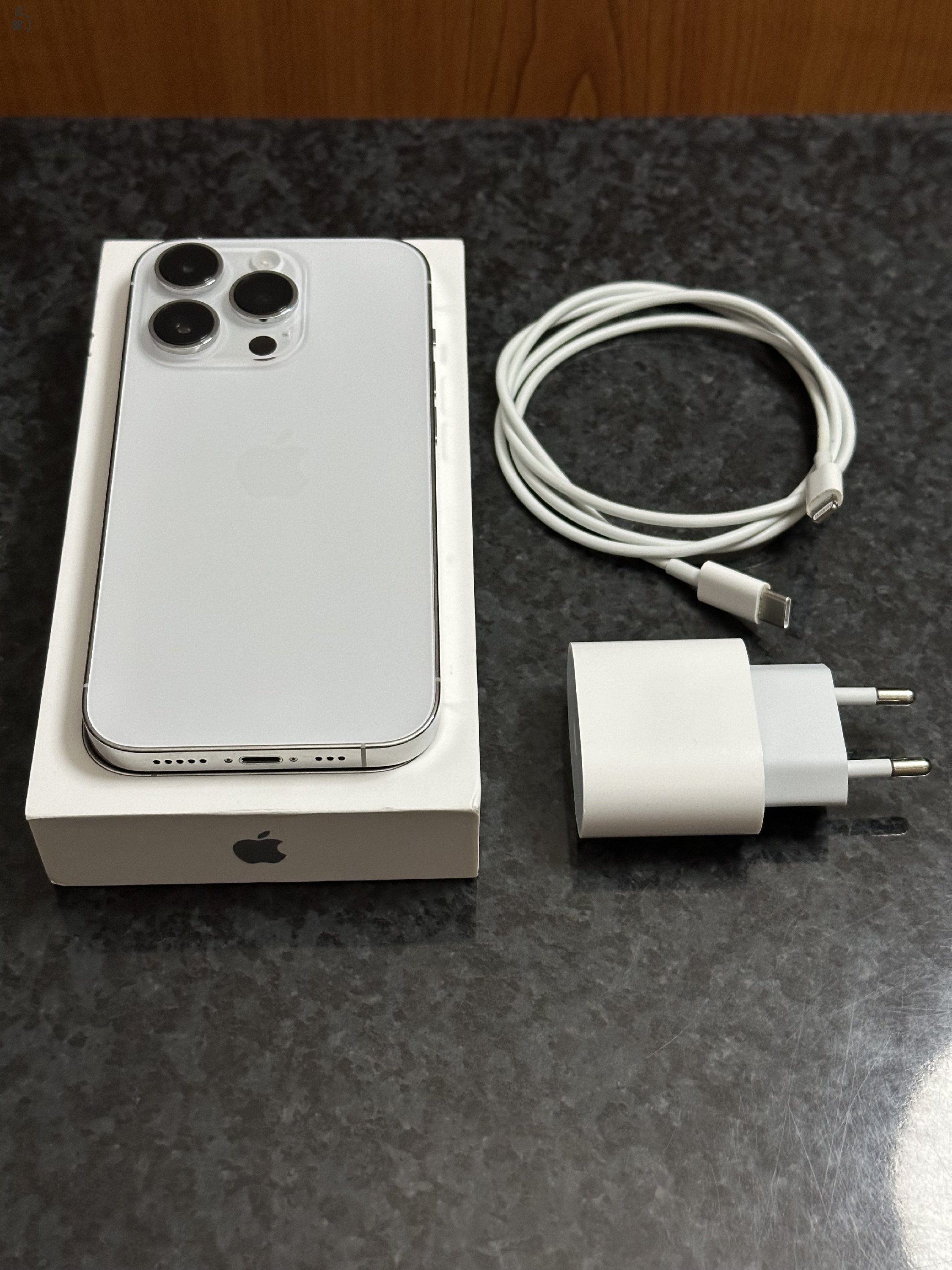 Apple Iphone 14 Pro, 128GB, Silver, kártyafüggetlen, 2025.10.06.-ig garanciális! ajándék adapter!