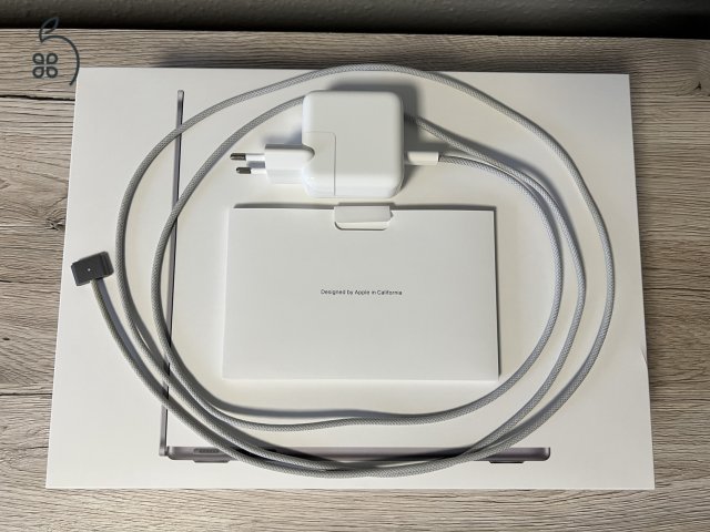 Eladó egy Apple MacBook Air 13.6 M2! Garanciás!