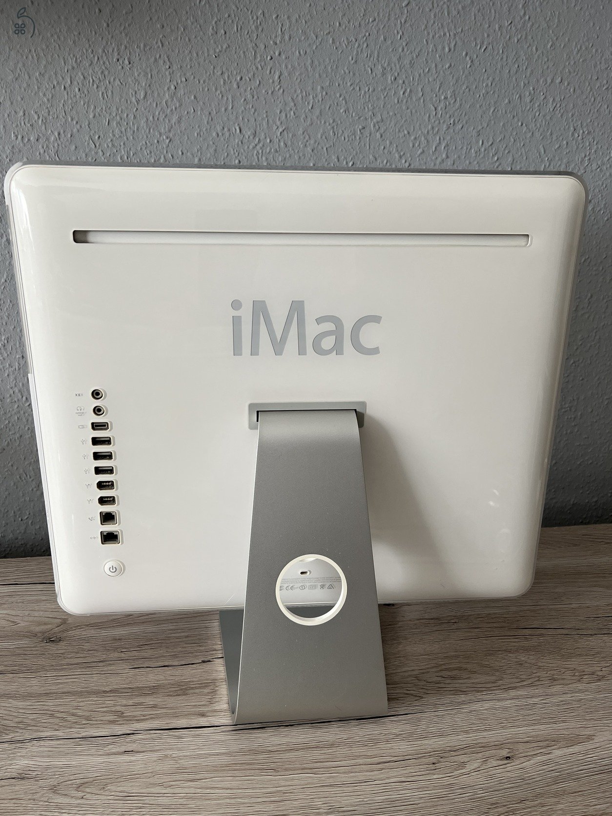 Eladó egy Apple iMac G5!