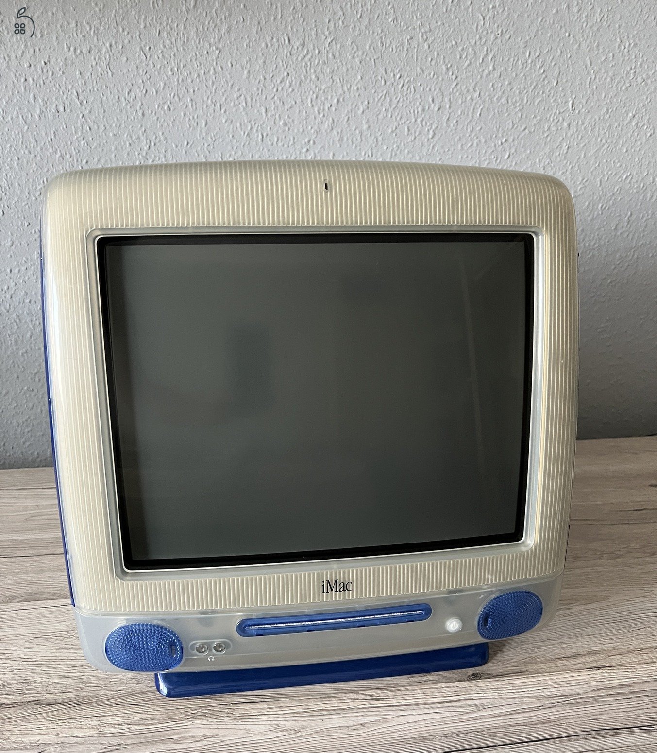 Eladó egy Apple iMac G3!