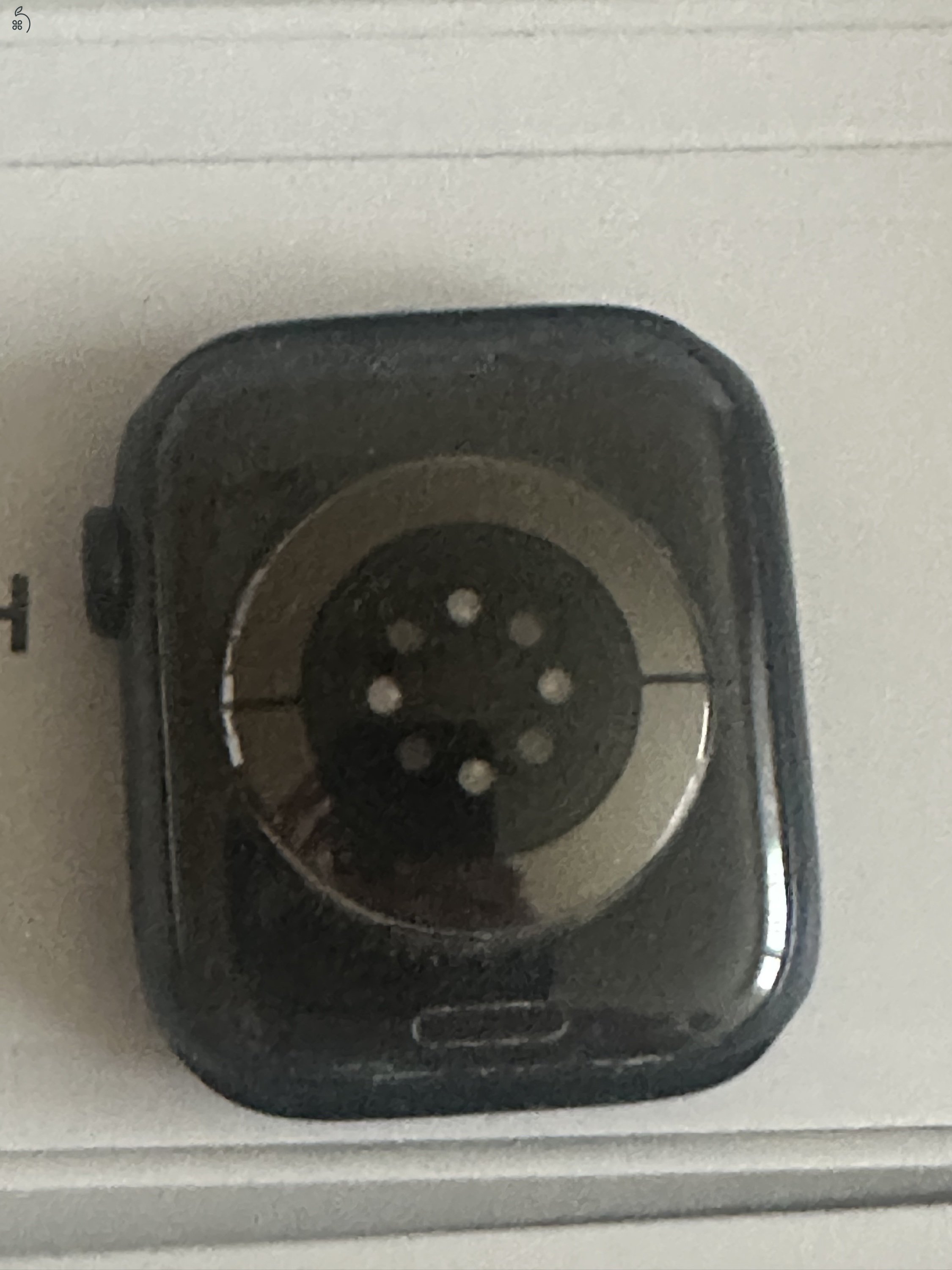 Eladó egy Apple Watch 8