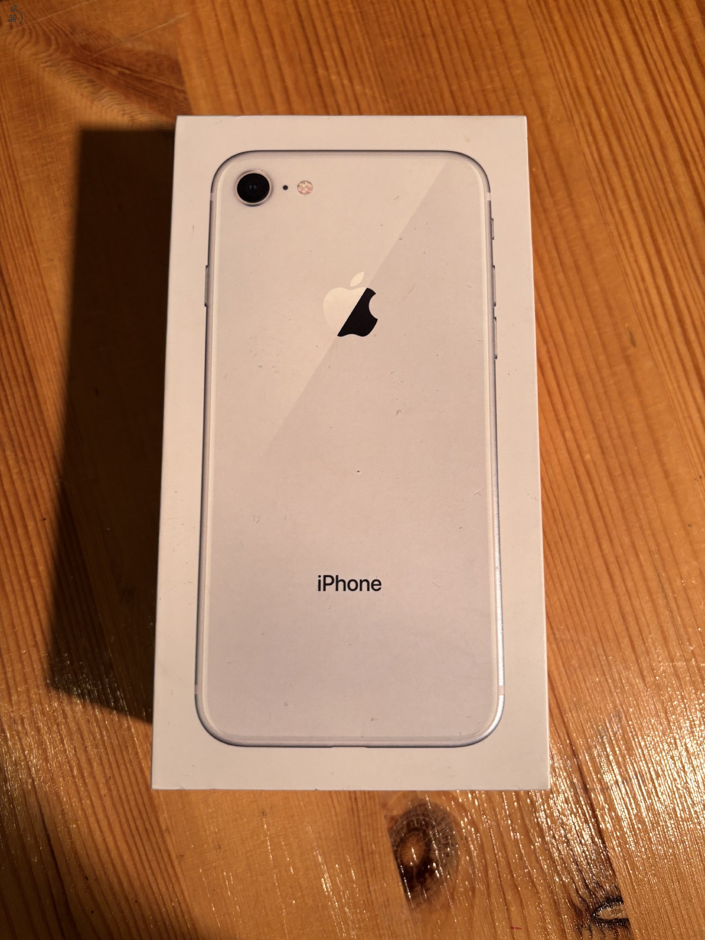 IPhone 8 - Silver, 64 GB, 2019