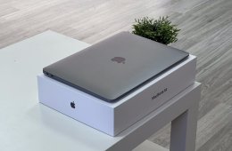 MacBook Air 2020 M1 13 256GB 1 ÉV Garanciával Számlával